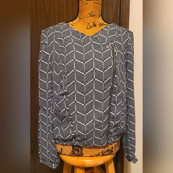 Beautiful Roz & Ali Blouse - Picture 1 of 6